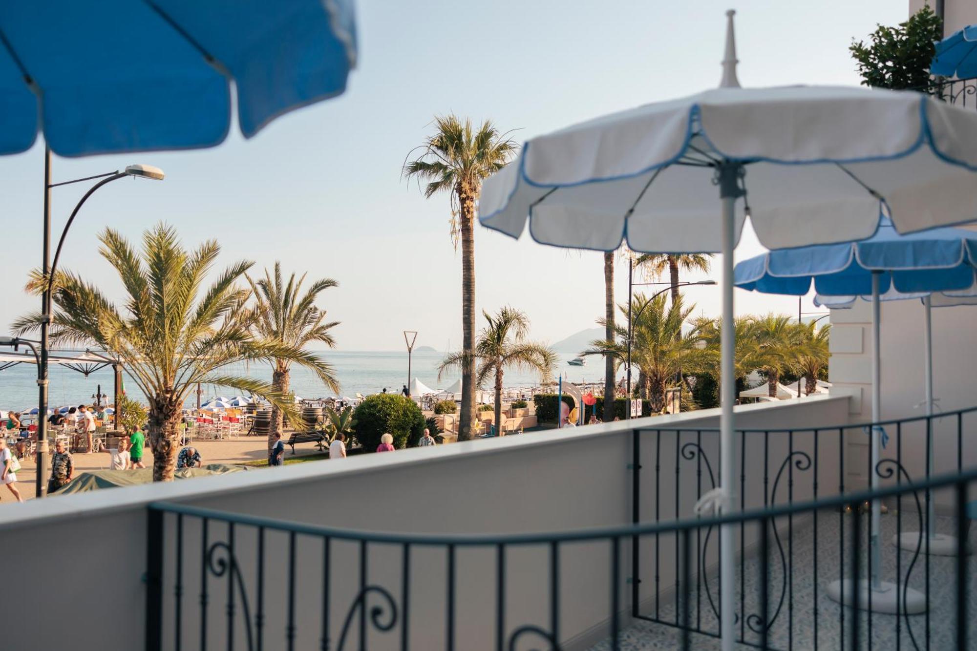 A'Mare Boutique Hotel & Spa Пиетра Лигуре Екстериор снимка