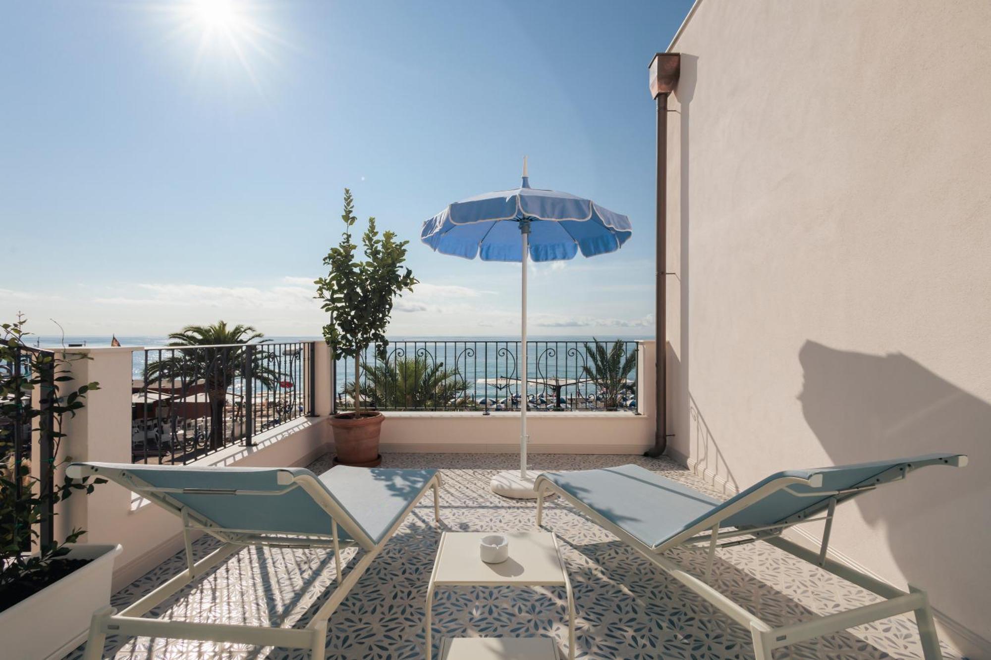 A'Mare Boutique Hotel & Spa Пиетра Лигуре Екстериор снимка