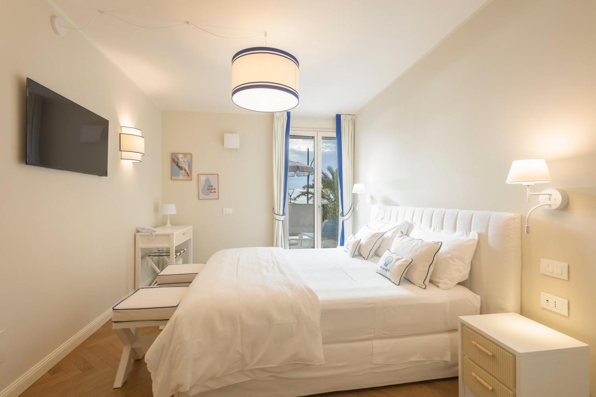 A'Mare Boutique Hotel & Spa Пиетра Лигуре Екстериор снимка